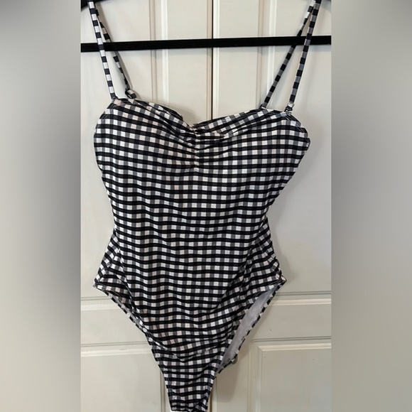 ARDENE💫Women’s White/Black Checkered One Piece Swimsuit - Picture 3 of 11